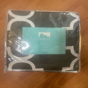 Dreamcare Microfiber Deep Pocket 6 Piece Sheets Set Queen Gray White Symbol